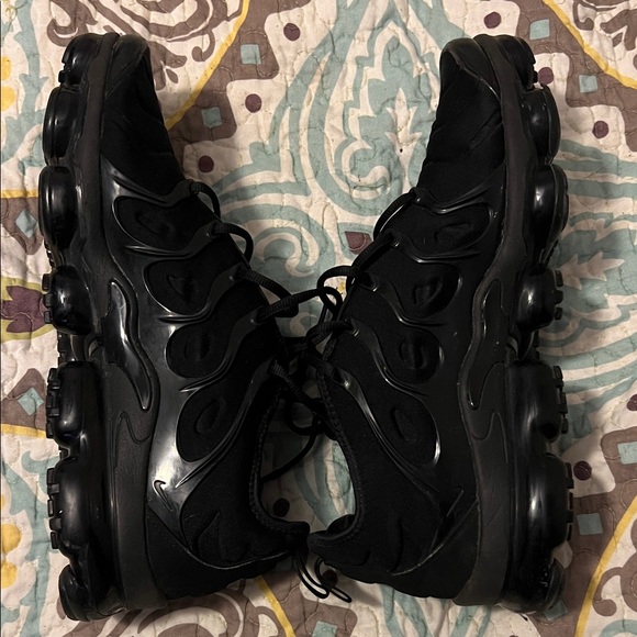 🔥NIKE VAPORMAX PLUS BLACK ON BLACK - Picture 3 of 6